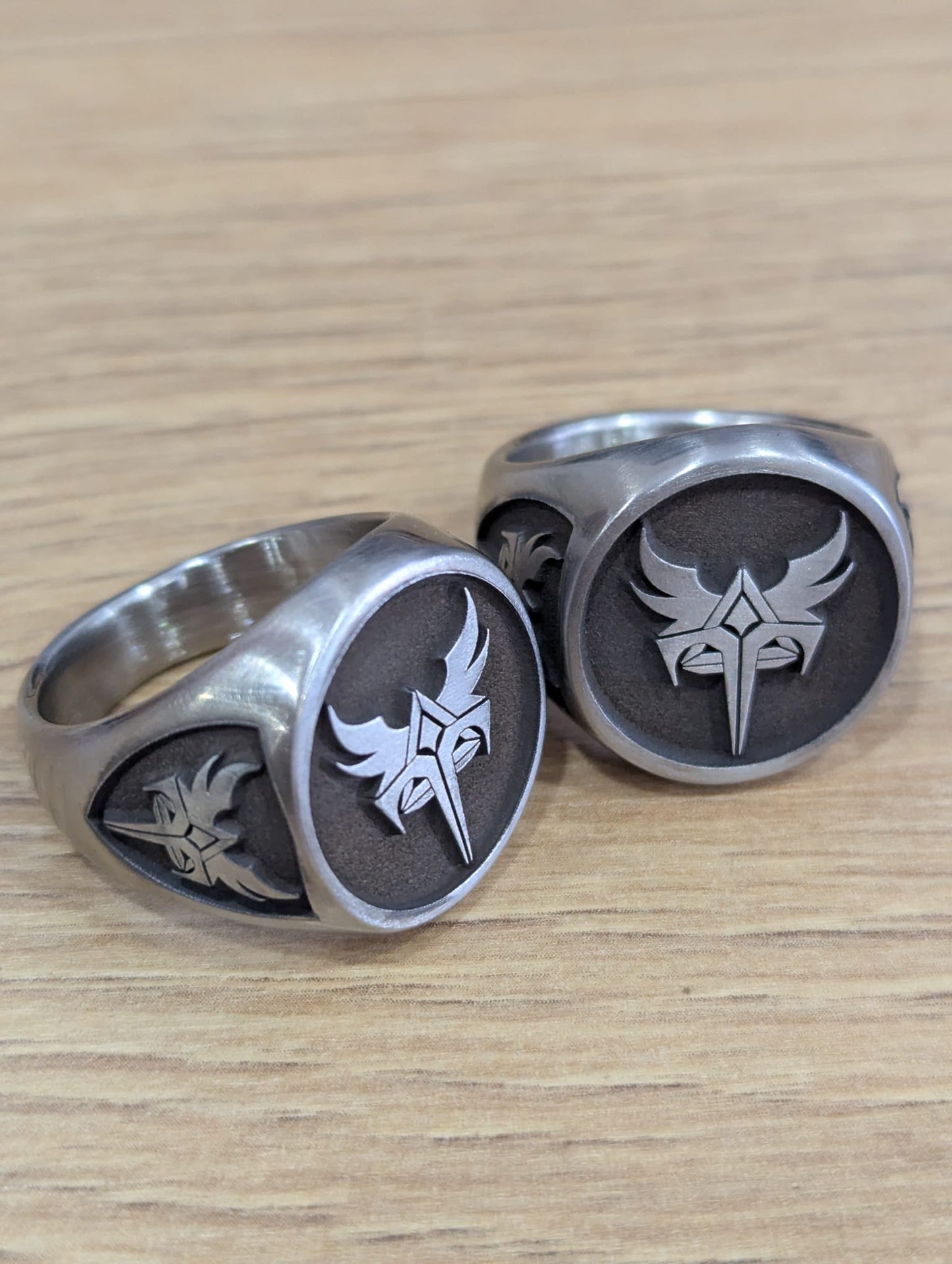 Anillo de acero personalizado