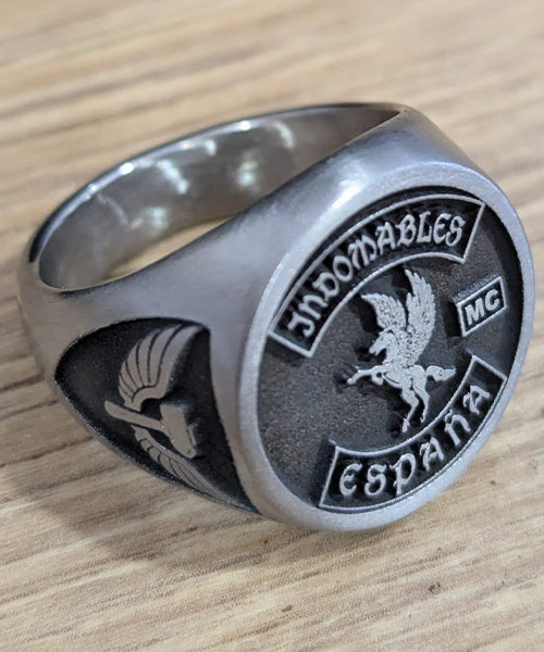 Anillo de acero personalizado