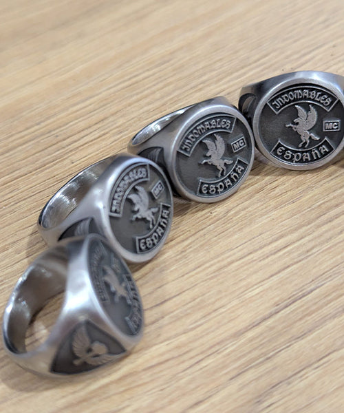 Anillo de acero personalizado